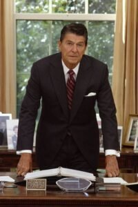 RatsDart Politics Desk: What’s Really Shaping the 2025 Election